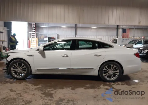 2017 Buick Lacrosse Essence z USA, uszkodzony, nr VIN 1G4ZP5SS4HU189573